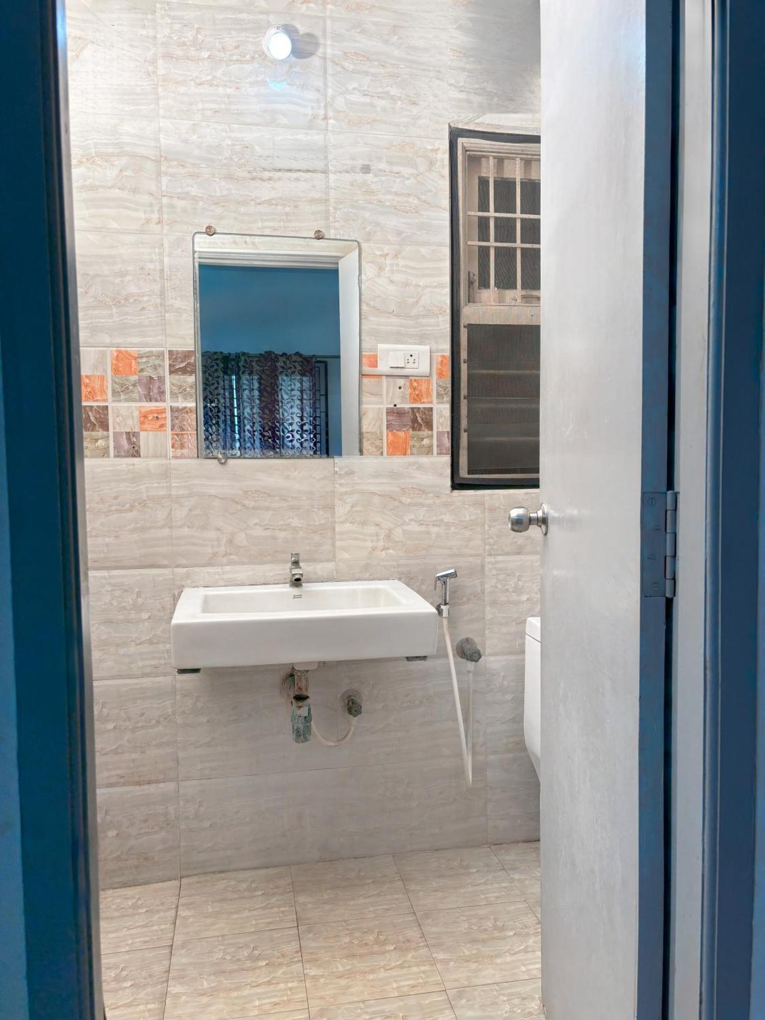 Hostel Orchid Sankrish And Pg Near Balaji Dental College Chennai