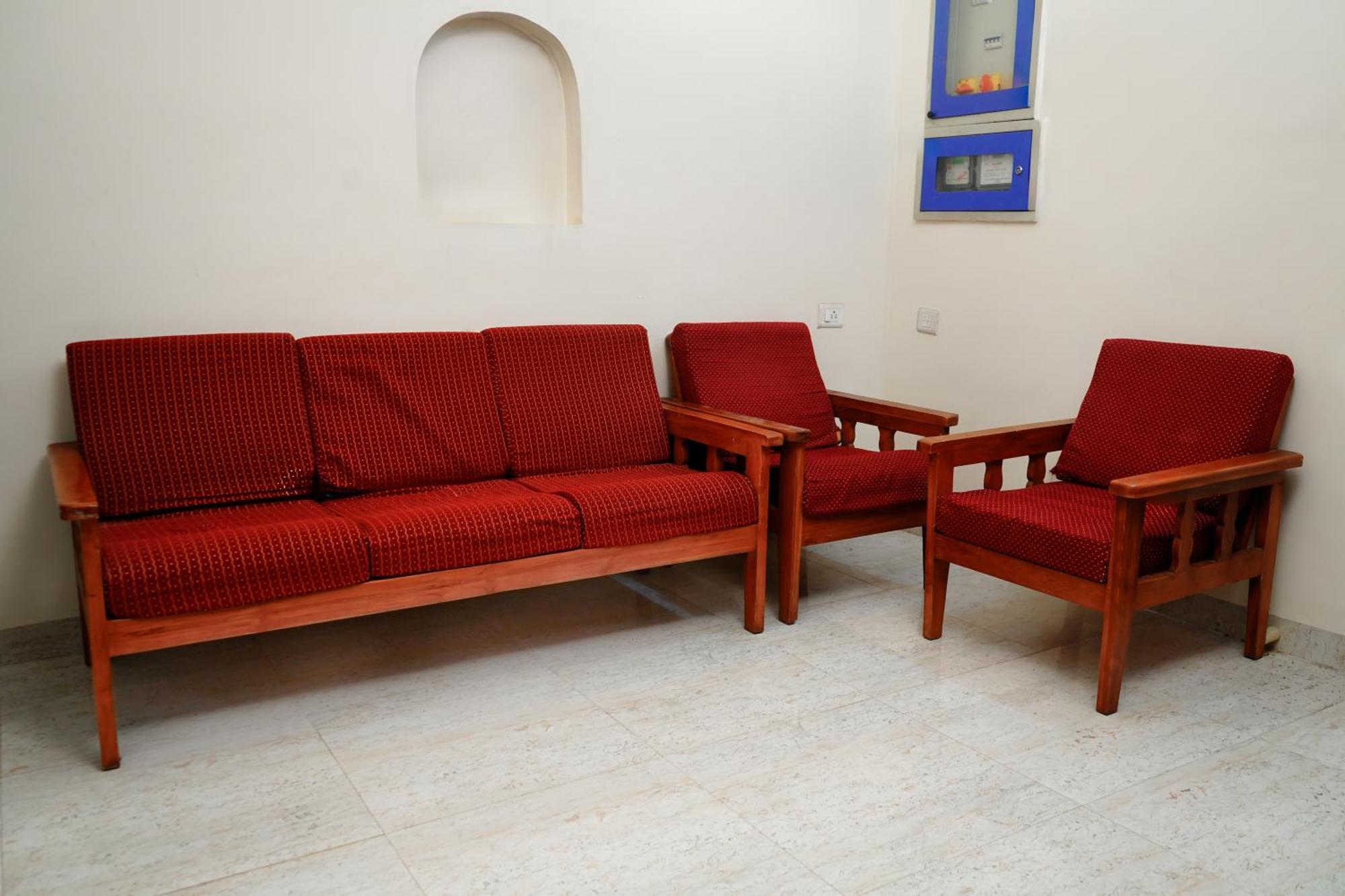 Orchid Sankrish And Pg Near Balaji Dental College Hostel *